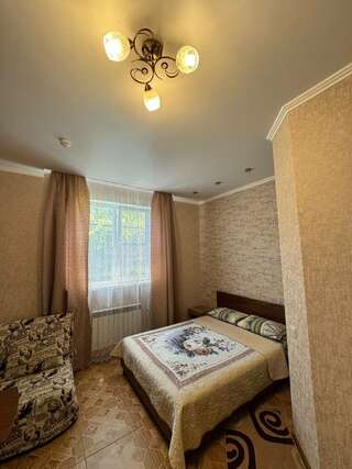 Гостиница ЮгРа Геленджик Двухместный номер с 1 кроватью и балконом-1