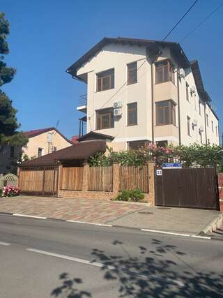 Гостиница ЮгРа Геленджик-2